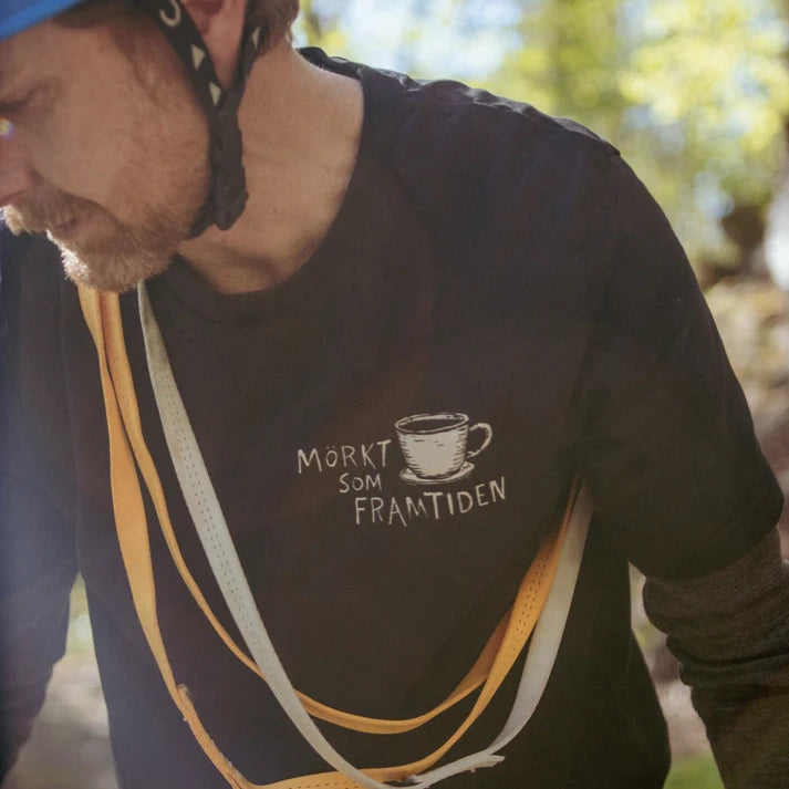 Lemmel T-Shirt " Mörkt Som Framtiden"